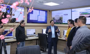 Thủ tướng kiểm tra công tác ứng trực, bảo đảm thông tin tại 3 cơ quan thông tấn, báo chí chủ lực