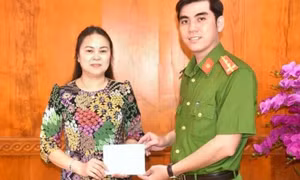 Công an Bạc Liêu trao trả tài sản trên 700 triệu cho nữ Việt kiều