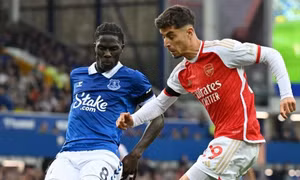 Everton chốt giá bán Onana cho Arsenal