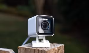 Bỗng dưng nhìn được camera trong nhà người khác