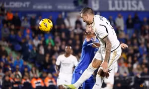 Real đòi lại đỉnh bảng La Liga