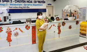 Em bé đầu tiên được can thiệp tim mạch trong bào thai xuất viện