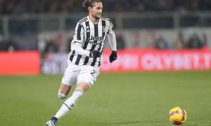 Inter nhắm sao Juve