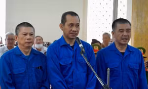 Trưởng phòng Cảnh sát kinh tế 'làm ngơ' cho trùm buôn lậu Mười Tường