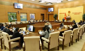 Phiên họp thứ 30 Ủy ban Thường vụ Quốc hội cho ý kiến hai dự án Luật