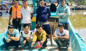 Bắt 8 người dùng súng tự chế tấn công tàu cá ở Cà Mau