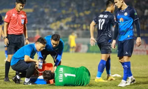 Đặng Văn Lâm lại chấn thương