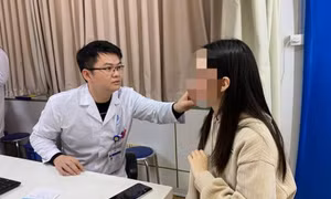 Mặt sưng, lệch sau tiêm filler làm đẹp đón Tết