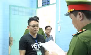 Tạm giam giám đốc công ty lừa đảo bán đất để chiếm đoạt tài sản