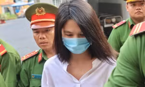 Ngọc Trinh lĩnh một năm tù treo