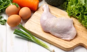 Thịt gà và trứng, nguồn protein nào tốt hơn?
