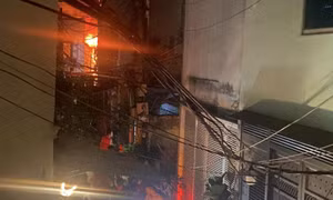 Cháy nhà ở quận 10 làm 4 người chết lúc rạng sáng