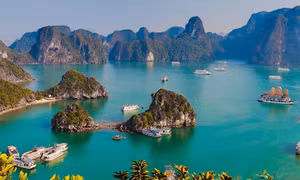 Traveloka bật mí 5 địa điểm du lịch Hạ Long dịp Tết Nguyên đán 2024