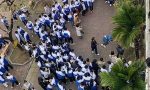 Học sinh lớp 10 rơi từ tầng 4 xuống tử vong