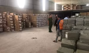 Liên ngành phát hiện, tạm giữ 49 tấn mỹ phẩm không rõ nguồn gốc xuất xứ