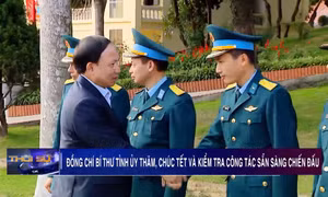 Đồng chí Bí thư Tỉnh uỷ thăm, chúc tết và kiểm tra công tác sẵn sàng chiến đấu
