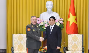 Chủ tịch nước Lương Cường tiếp Bộ trưởng Quốc phòng Belarus Khrenin Viktor Gennadievich