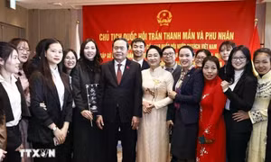 Chủ tịch Quốc hội Trần Thanh Mẫn gặp gỡ cộng đồng người Việt Nam tại Nhật Bản