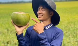 'Những người làm phim truyền hình truyền thống nên học hỏi Lê Tuấn Khang'