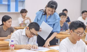 Thi tốt nghiệp THPT 2025: Giảm 1 buổi thi và 2 môn thi