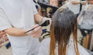5 nguyên nhân khiến tóc rụng nhiều hơn vào mùa đông