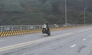Xử lý đối tượng khoe clip "bốc đầu" trên cầu Móng Sến