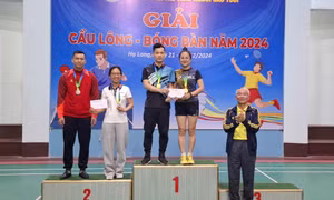 Trao 28 bộ huy chương cho các VĐV ở Giải bóng bàn- cầu lông năm 2024
