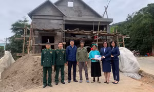 Những nụ cười xuân trong "Mái ấm biên cương"
