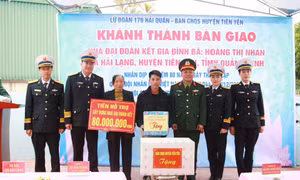 Bàn giao nhà Đại đoàn kết cho gia đình khó khăn huyện Tiên Yên