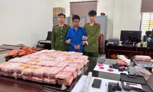 Cảnh sát bao vây điểm tập kết ma túy, các đối tượng dùng súng chống trả