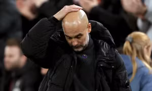 Guardiola bị nghi mâu thuẫn với De Bruyne