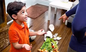 Vì sao trẻ nói dối cha mẹ, cần làm gì khi phát hiện?