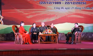 Chương trình giao lưu nghệ thuật “Sáng mãi phẩm chất bộ đội cụ Hồ”