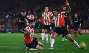 Liverpool nhọc nhằn vào bán kết Cup Liên đoàn