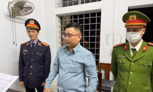 Nhà báo rởm bị tuyên phạt 18 tháng tù vì tống tiền doanh nghiệp