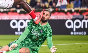 Cận cảnh cú đạp kinh hoàng vào mặt thủ môn Donnarumma
