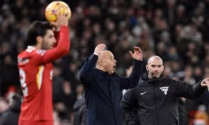 Liverpool hòa Fulham, Arne Slot đối mặt án phạt nặng từ FA
