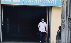 Kỷ luật chủ tịch xã sau clip xuất hiện ở nhà nghỉ trong giờ hành chính