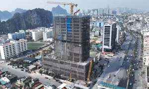 Cất nóc, hoàn thành kết cấu chính trụ sở Trung tâm Truyền thông tỉnh