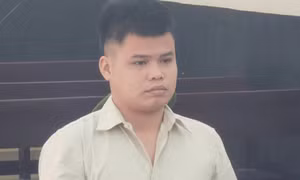 Rút dao đâm hàng xóm vì bị nhắc hay la mắng vợ