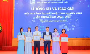 Cô giáo trẻ truyền lửa đam mê học tiếng Anh