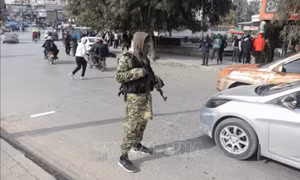 Quân đội Syria rút khỏi Homs, phiến quân áp sát Damascus