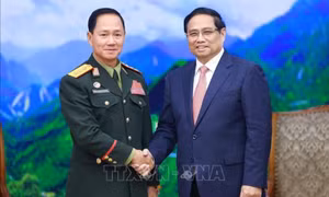 Thủ tướng Phạm Minh Chính tiếp Bộ trưởng Bộ Quốc phòng Lào