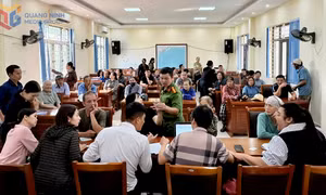 Quảng Ninh trao tặng quà của Chính phủ cho người dân
