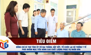 Đồng chí Bí thư Tỉnh ủy kiểm tra tình hình hoạt động của một số cơ sở y tế