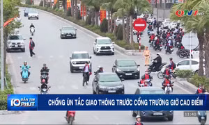 Chống ùn tắc giao thông trước cổng trường giờ cao điểm