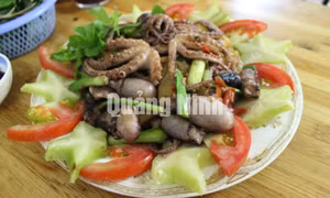 Ruốc lỗ xào cần tỏi