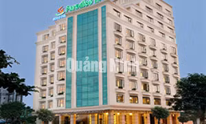 Khách sạn Hạ Long Paradise