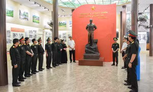 Đoàn đại biểu Hội CCB Khối các cơ quan tỉnh thăm các địa chỉ đỏ tại Thái Nguyên, Tuyên Quang