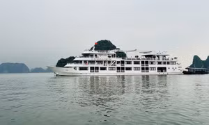 Tàu du lịch không được đón khách xem Carnaval Hạ Long 2024 trên biển